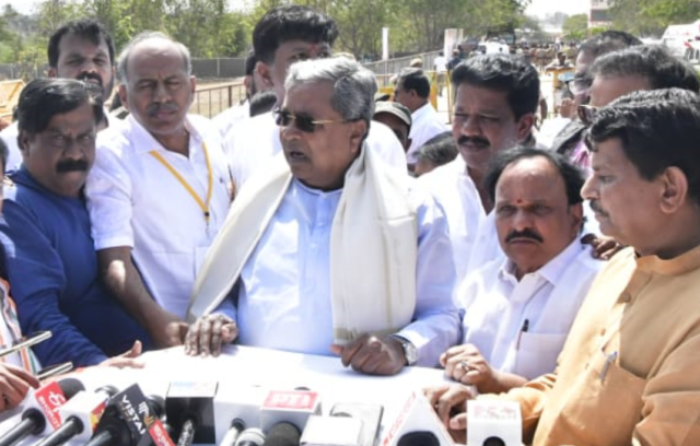 It is not right to leave India flag and fly Saffron Flag: Chief Minister Siddaramaiah