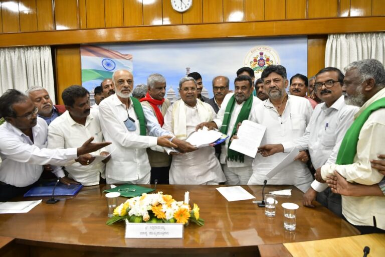 CM Siddaramaiah promises to resolve the problems of farmers and workers legally