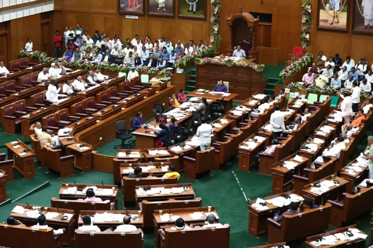 ವಿಧಾನಸಭೆಯಲ್ಲಿ ಎಂಟು ವಿಧೇಯಕ ಮಂಡನೆ