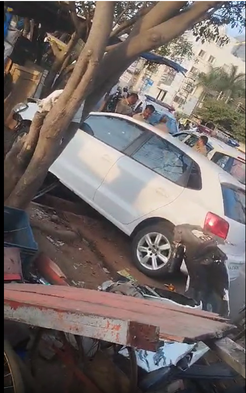 Bengaluru: Drunk driving: 8 bikes damaged| ಮದ್ಯದ ನಶೆಯಲ್ಲಿ ಅಡ್ಡಾದಿಡ್ಡಿ ಕಾರು ಚಲಾವಣೆ: 8 ಬೈಕ್ʼಗಳಿಗೆ ಹಾನಿ 1 Bengaluru: Drunk driving: 8 bikes damaged
