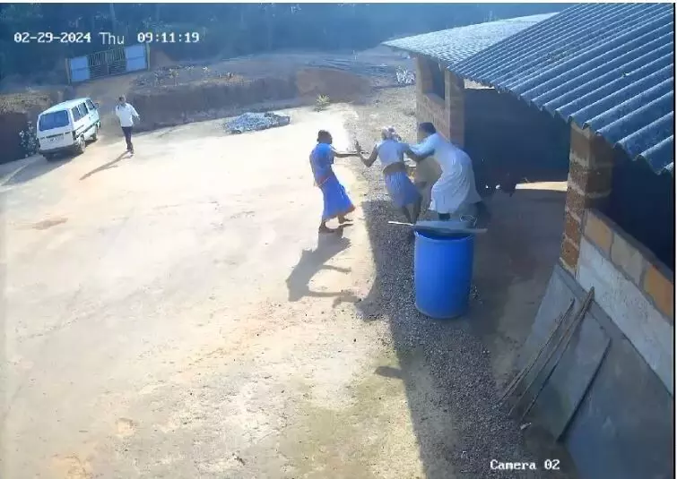 ವಿಟ್ಲ | ಪರಿಯಾಲ್ತಡ್ಕದಲ್ಲಿ ಪಾದ್ರಿಯಿಂದ ವೃದ್ಧ ದಂಪತಿಗೆ ಹಲ್ಲೆ: ವೀಡಿಯೊ ವೈರಲ್