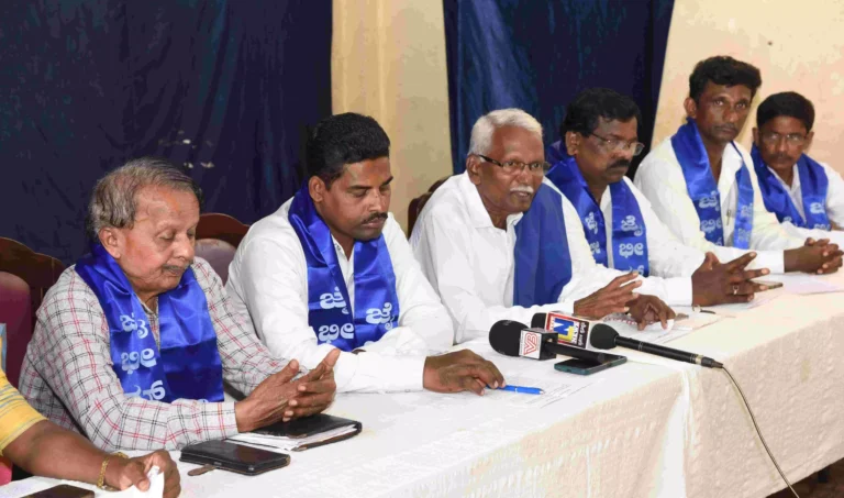 ಸಂವಿಧಾನ ಬದಲಾವಣೆ ಹೇಳಿಕೆ: ಸಂಸದ ಅನಂತ್ ಕುಮಾರ್ ಹೆಗಡೆ ಬಂಧನಕ್ಕೆ ದ.ಸಂ.ಸ. ಸಮಿತಿ ಒತ್ತಾಯ