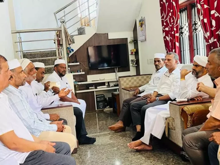 ತುಮಕೂರಿನಲ್ಲಿ ಮೂವರ ಕೊಲೆ ಪ್ರಕರಣ: ಕುಟುಂಬಸ್ಥರನ್ನು ಭೇಟಿ ಮಾಡಿದ ವಕ್ಫ್ ಸಲಹಾ ಸಮಿತಿ