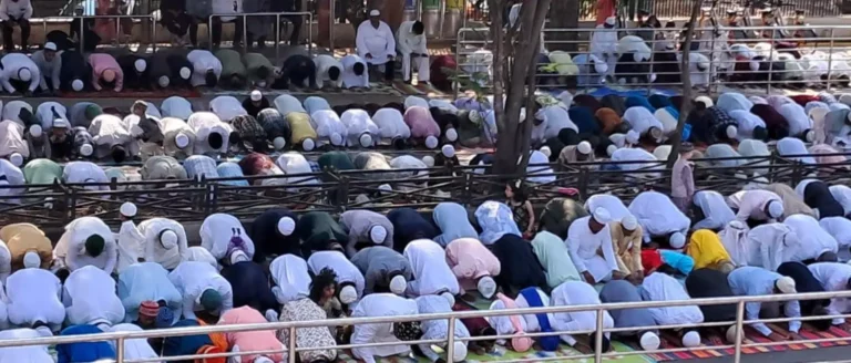 ಶಿವಮೊಗ್ಗದಲ್ಲಿ ಮುಸ್ಲಿಮರಿಂದ ಸಂಭ್ರಮ, ಸಡಗರದ ಈದುಲ್‌ ಫಿತರ್ ಆಚರಣೆ