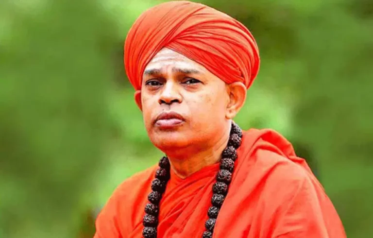 ಲೈಂಗಿಕ ಕಿರುಕುಳ ಪ್ರಕರಣ | ಚಿತ್ರದುರ್ಗ ಜಿಲ್ಲಾ ನ್ಯಾಯಾಲಯಕ್ಕೆ ಶರಣಾದ ಮುರುಘಾ ಶ್ರೀ