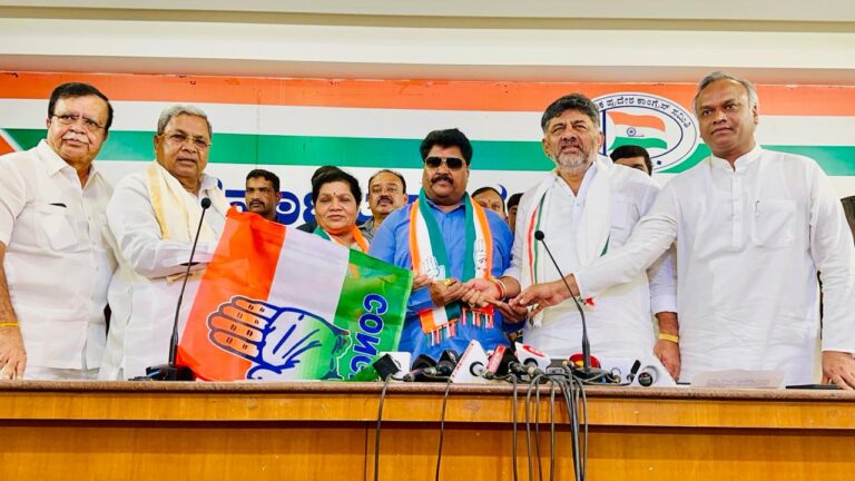 BJP leader Malikayya Guttedar joins Congress | ಬಿಜೆಪಿ ಮುಖಂಡ ಮಾಲಿಕಯ್ಯ ಗುತ್ತೇದಾರ್ ಕಾಂಗ್ರೆಸ್ ಸೇರ್ಪಡೆ 6 IMG-20240419-WA0140