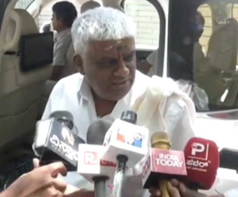 ಇದೆಲ್ಲ ಷಡ್ಯಂತ್ರ, ಓಡಿ ಹೋಗಲ್ಲ, ಎಫ್ಐಆರ್ ನಂತರ ಎಚ್ಡಿ ರೇವಣ್ಣ ಅವರ ಮೊದಲ ಪ್ರತಿಕ್ರಿಯೆ 7 HD Revanna