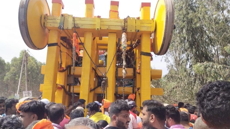 ಕಂಟ್ರೋಲ್ ತಪ್ಪಿ ಪಲ್ಟಿ ಹೊಡೆದ ದೇವರ ರಥ – ತಪ್ಪಿದ ದುರಂತ!