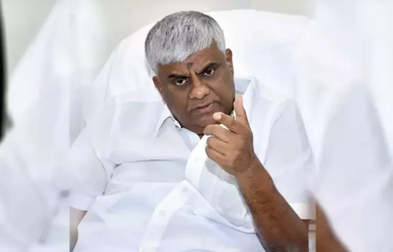 ಕೆ.ಆರ್.ನಗರದ ಸಂತ್ರಸ್ತೆಯ ಅಪಹರಣ ಪ್ರಕರಣ | ಬಂಧನ‌ದ ಭೀತಿಯಿಂದ ನಿರೀಕ್ಷಣಾ ಜಾಮೀನು ಕೋರಿ ಎಚ್.ಡಿ.ರೇವಣ್ಣ ಅರ್ಜಿ