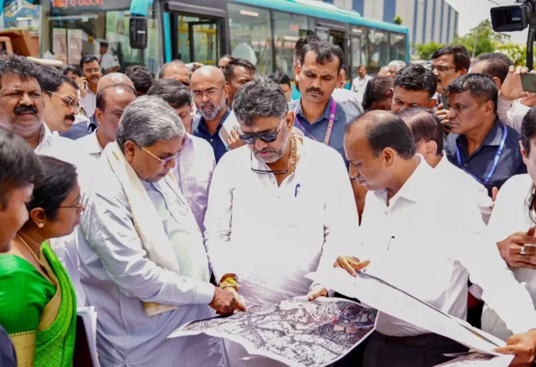 ಎಷ್ಟೇ ಪ್ರಭಾವಿಗಳಾಗಿದ್ದರೂ ರಾಜಕಾಲುವೆ ಒತ್ತುವರಿ ತೆರವುಗೊಳಿಸಲು ಮುಖ್ಯಮಂತ್ರಿ ಸಿದ್ದರಾಮಯ್ಯ ಸೂಚನೆ