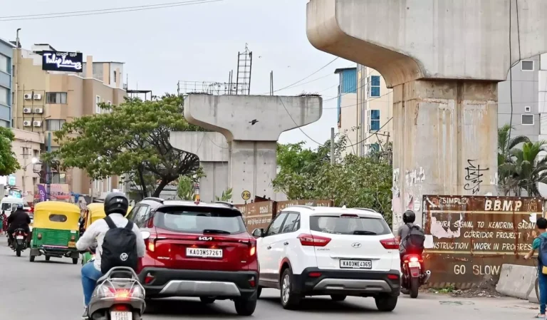 ಸಿಎಂ, ಡಿಸಿಎಂ ಬೆಂಗಳೂರು ಸಿಟಿ ರೌಂಡ್ಸ್ ವೇಳೆ ವಾಹನ ದಟ್ಟನೆ