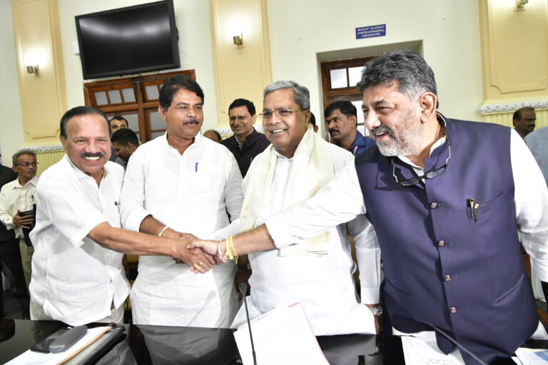 All Party Meeting | ಕಾವೇರಿ ನೀರು ಬಿಡುಗಡೆ ಕುರಿತು CWRC ಆದೇಶ: ಸಿಎಂ ಅಧ್ಯಕ್ಷತೆಯಲ್ಲಿ ಸರ್ವಪಕ್ಷಗಳ ಸಭೆ ಆರಂಭ 1 _DSC6706