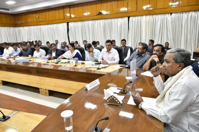 CM Siddaramaiah with IAS officers