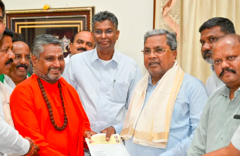 ವಾಲ್ಮೀಕಿ ಅಭಿವೃದ್ಧಿ ನಿಗಮಕ್ಕೆ ಹೆಚ್ಚುವರಿ ಅನುದಾನ ಬಿಡುಗಡೆಗೆ ಸಿಎಂ ಸಿದ್ದರಾಮಯ್ಯ ಸೂಚನೆ 9 CM Siddaramaiah: ವಾಲ್ಮೀಕಿ ಅಭಿವೃದ್ಧಿ ನಿಗಮಕ್ಕೆ ಹೆಚ್ಚುವರಿ ಅನುದಾನ ಬಿಡುಗಡೆಗೆ ಸಿದ್ದರಾಮಯ್ಯ ಸೂಚನೆ