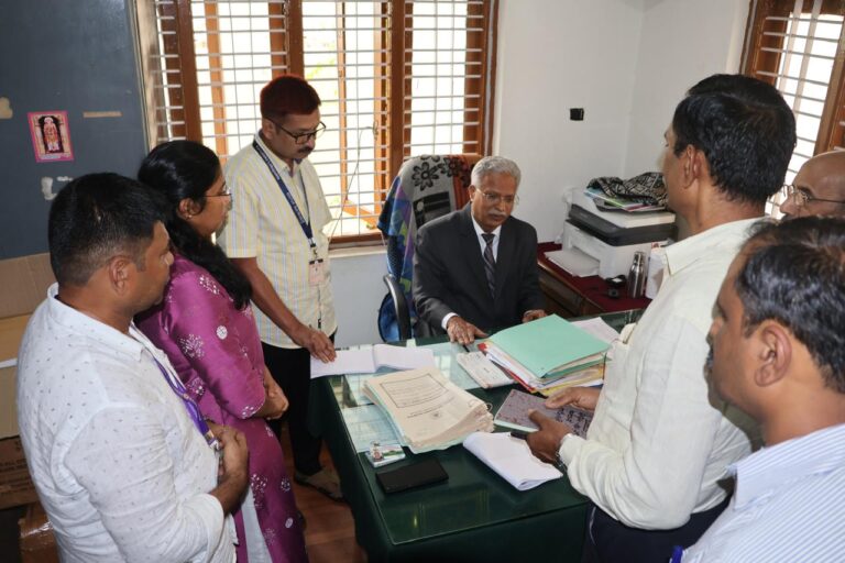 ಬೆಂಗಳೂರು ನಗರ ಹಾಗೂ ಗ್ರಾಮಾಂತರ ಸೇರಿ 18 ಪಂಚಾಯ್ತಿಗಳ ಮೇಲೆ ಲೋಕಾಯುಕ್ತ ದಾಳಿ 1 IMG-20240809-WA0043