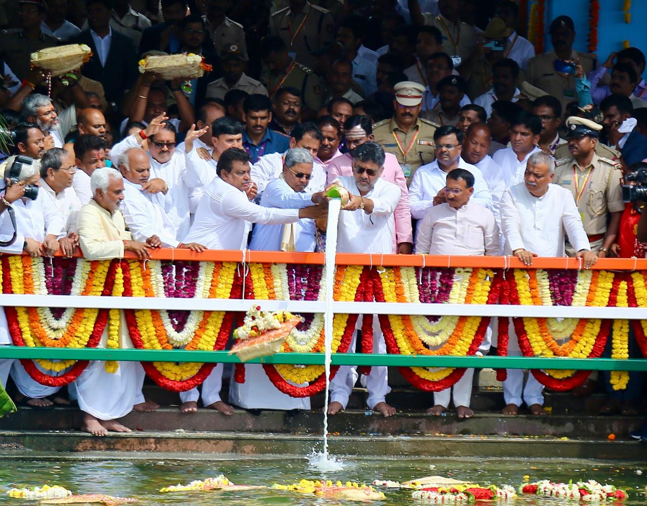 ಆಲಮಟ್ಟಿ ಜಲಾಶಯದ ಎತ್ತರ ಹೆಚ್ಚಿಸುವ ಕುರಿತು ಕೇಂದ್ರ ಸರ್ಕಾರಕ್ಕೆ ಒತ್ತಾಯ: ಮುಖ್ಯಮಂತ್ರಿ ಸಿದ್ದರಾಮಯ್ಯ 1 Urge the central government to increase the height of Alamatty reservoir: Chief Minister Siddaramaiah