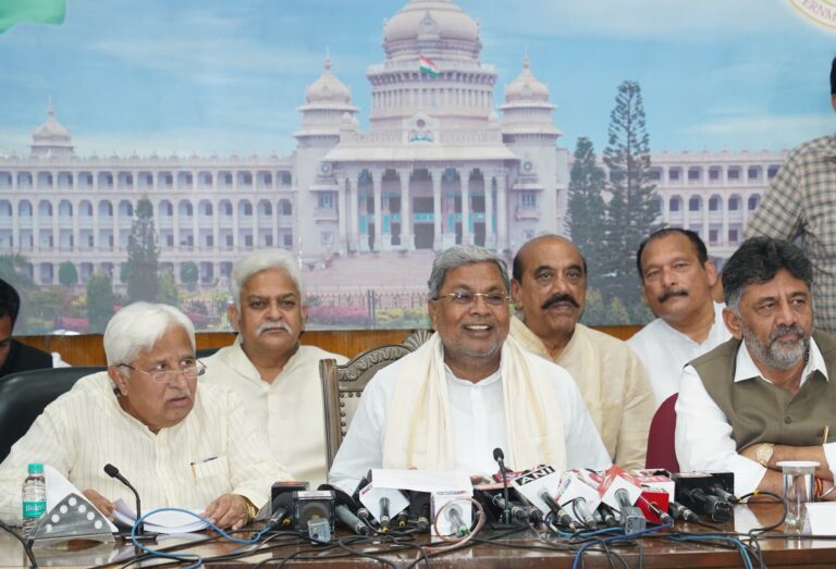 ಬಿಜೆಪಿ ಜೆಡಿಎಸ್ ನ ಪಿತೂರಿಗೆ ನಾನು ಹೆದರುವ ಪ್ರಶ್ನೆಯೇ ಇಲ್ಲ: ಸಿಎಂ ಸಿದ್ದರಾಮಯ್ಯ ಸ್ಪಷ್ಟ ಎಚ್ಚರಿಕೆ 10 20240924_174107