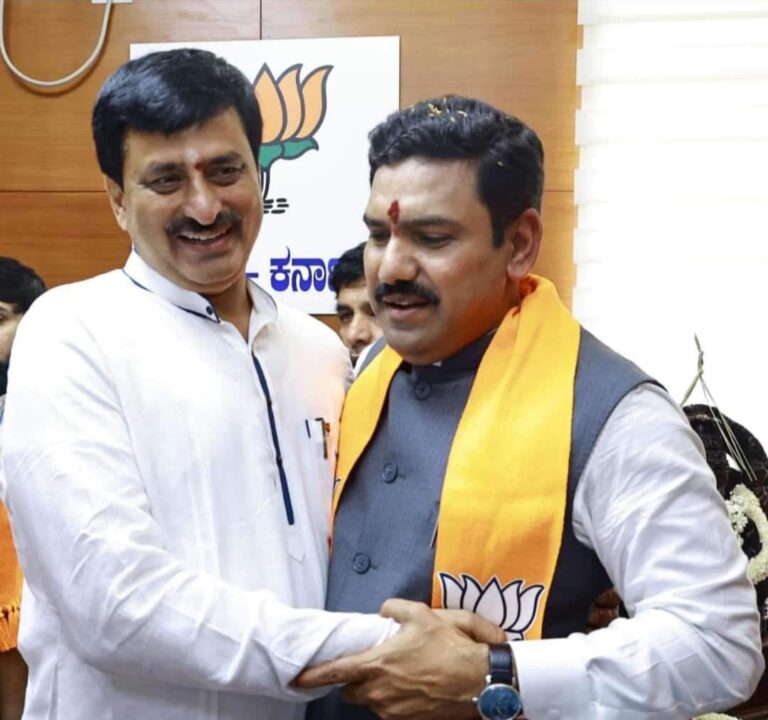 ಯೋಗೇಶ್ವರ್ಗೆ ಎಲ್ಲ ಪಕ್ಷಗಳಲ್ಲೂ ವಿಶೇಷ ಸಂಪರ್ಕ: ವಿಜಯೇಂದ್ರ 9 FB_IMG_1729799248824
