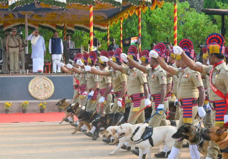 Law and order | ರಾಜ್ಯದ ಅಭಿವೃದ್ಧಿಯಲ್ಲಿ ಕಾನೂನು ಸುವ್ಯವಸ್ಥೆ ಕಾಪಾಡುವಲ್ಲಿ ಪೊಲೀಸರ ಪಾತ್ರ ಬಹು ದೊಡ್ಡದು: ಸಿ.ಎಂ.ಸಿದ್ದರಾಮಯ್ಯ 3 The role of the police in maintaining law and order in the development of the state is very important: CM Siddaramaiah