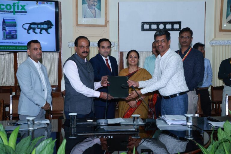 Aiming for Pot Hole Free Karnataka - Using Ecofix mix (1)