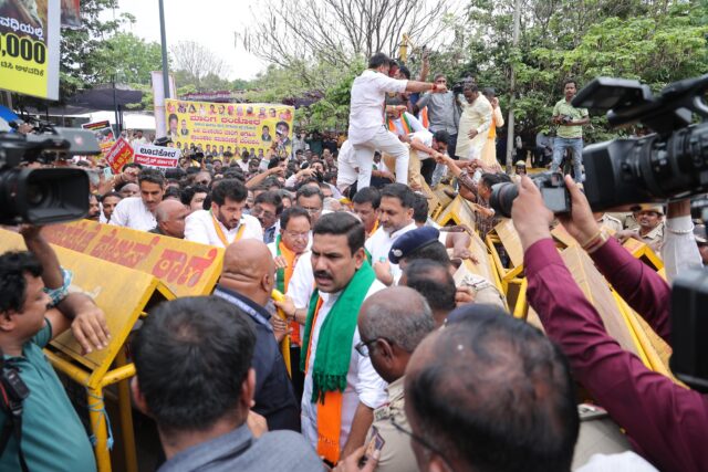 BJP launches siege on CM Siddaramaiah's house: Leaders, hundreds of workers arrested
