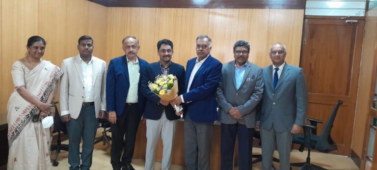 Tamil Nadu State Information Commissioner Shakeel Akhtar visits Bengaluru, holds discussions with Information Commissioner