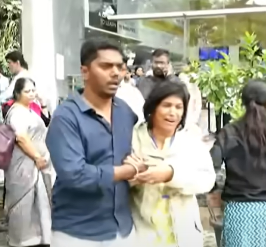 Bengaluru Tree Branch Fall: ತಂದೆಯ ಹುಟ್ಟುಹಬ್ಬದ ದಿನದ ದುರ್ಘಟನೆ: ತಲೆ ಮೇಲೆ ಮರದ ಕೊಂಬೆ ಬಿದ್ದು ಗಾಯಗೊಂಡ ಅಕ್ಷಯ್ ನಿಧನ 1 Tragedy on father's birthday: Akshay dies after being injured by a tree branch falling on his head
