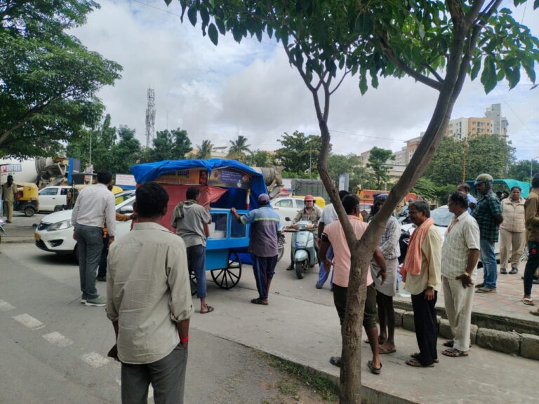 BBMP | Clearing pedestrian encroachments in Dasarahalli and Bommanahalli areas, imposing fines: Chief Engineer Basavaraj Kabade