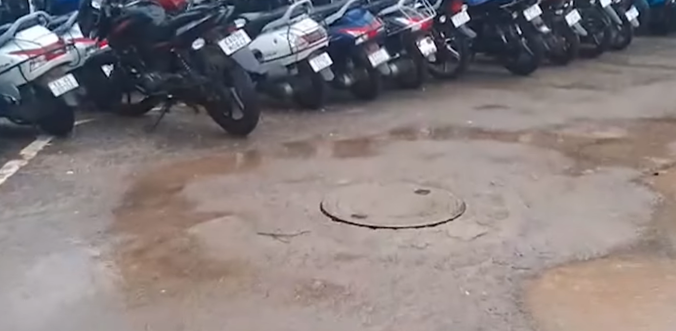 Sewerage accident in Bengaluru: ಬೆಂಗಳೂರಿನಲ್ಲಿ ಒಳಚರಂಡಿ ದುರ್ಘಟನೆ: ವಿಷಾನಿಲ ಸೇವಿಸಿ ಕಾರ್ಮಿಕನ ಸಾವು, ಇನ್ನೊಬ್ಬ ಆಸ್ಪತ್ರೆಗೆ ದಾಖಲೆ 1 Bengaluru Sewer Tragedy: One Worker Dies, Another Hospitalised After Inhaling Toxic Gas in Ashrayanagar