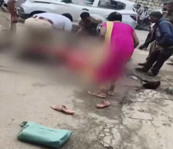 BMTC Bus Accident: ಐದು ದಿನಗಳಲ್ಲಿ ಎರಡನೇ ಬಿಎಂಟಿಸಿ ಬಸ್ ದುರಂತ: 60 ವರ್ಷದ ಮಹಿಳೆ ಸ್ಥಳದಲ್ಲೇ ಮೃತ್ಯು, ಸಾರ್ವಜನಿಕ ಆಕ್ರೋಶ 1 Second Fatal BMTC Bus Accident in 5 Days: 60-Year-Old Woman Crushed in Bengaluru, Public Anger Mounts