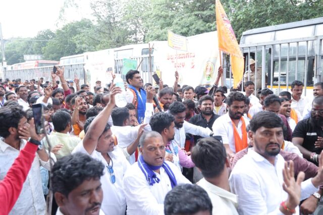 Freedom Park protest: Korama, Koracha, Banjara, Bhovi communities demand 5% internal reservation, Karnataka government given one week deadline