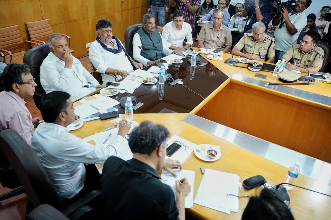 Bangalore clean-up: D.K. Shivakumar warns officials – stop bogus bill, set deadline for garbage-free city