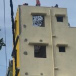 Bangalore South Municipal Corporation orders removal of cracked unauthorized building in Jakkasandra, owners begin demolition work at their own expense