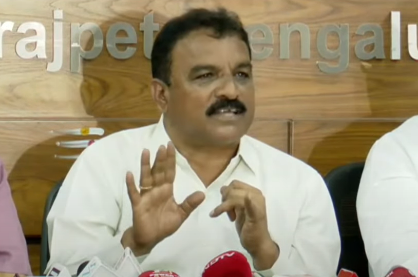 DCM DK Shivakumar mediates in ₹33,000 crore contractors' dues: ₹33,000 ಕೋಟಿ ಬಾಕಿ ಪಾವತಿಯಲ್ಲಿ ಡಿಸಿಎಂ ಡಿ.ಕೆ. ಶಿವಕುಮಾರ್ ಮಧ್ಯಸ್ಥಿಕೆ: ಗುತ್ತಿಗೆದಾರರ ಸಂಘದೊಂದಿಗೆ ನಾಳೆ ನಿರ್ಣಾಯಕ ಮಾತುಕತೆ 2 DCM DK Shivakumar mediates in ₹33,000 crore dues: Crucial talks with contractors' association tomorrow