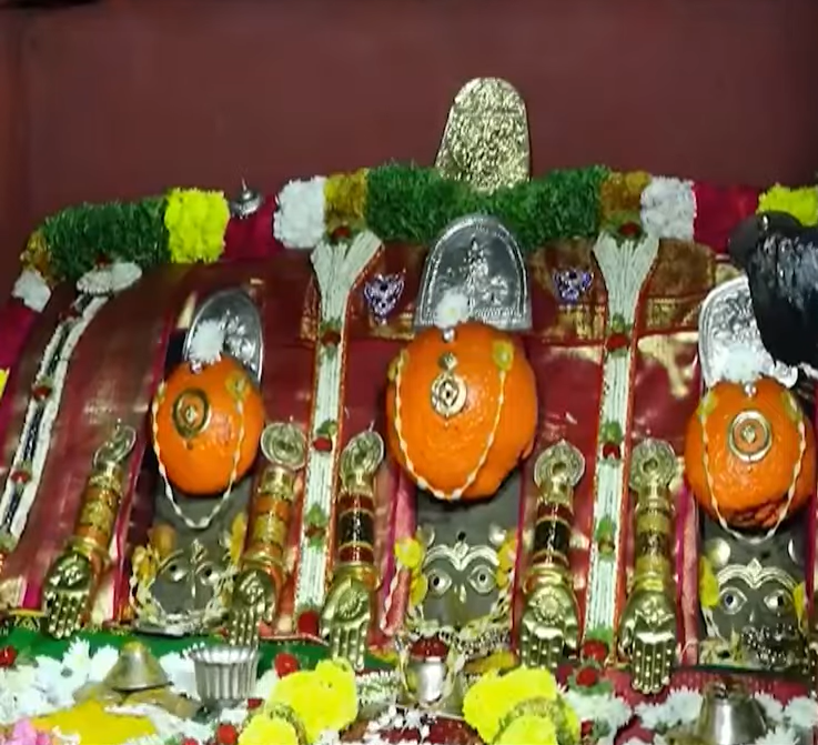 Devotees throng Hasanamba temple — stampede warning, JDS accuses Kumaraswamy insulted