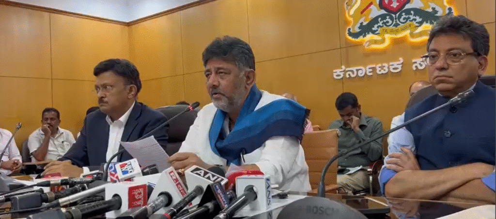 5 ಲಕ್ಷ ಕೋಟಿ ರೂ. ಹೊಣೆಗಾರಿಕೆ ಅಪಾಯ: ನೀರಾವರಿ–BDA ಭೂಸ್ವಾಧೀನ ಪ್ರಕರಣ ಲೋಪಕ್ಕೆ ಡಿಕೆ ಶಿವಕುಮಾರ್ ಎಸ್ಐಟಿ ರಚನೆ 2 Rs 5 lakh crore liability risk: DK Shivakumar forms SIT for irrigation-BDA land acquisition case lapses