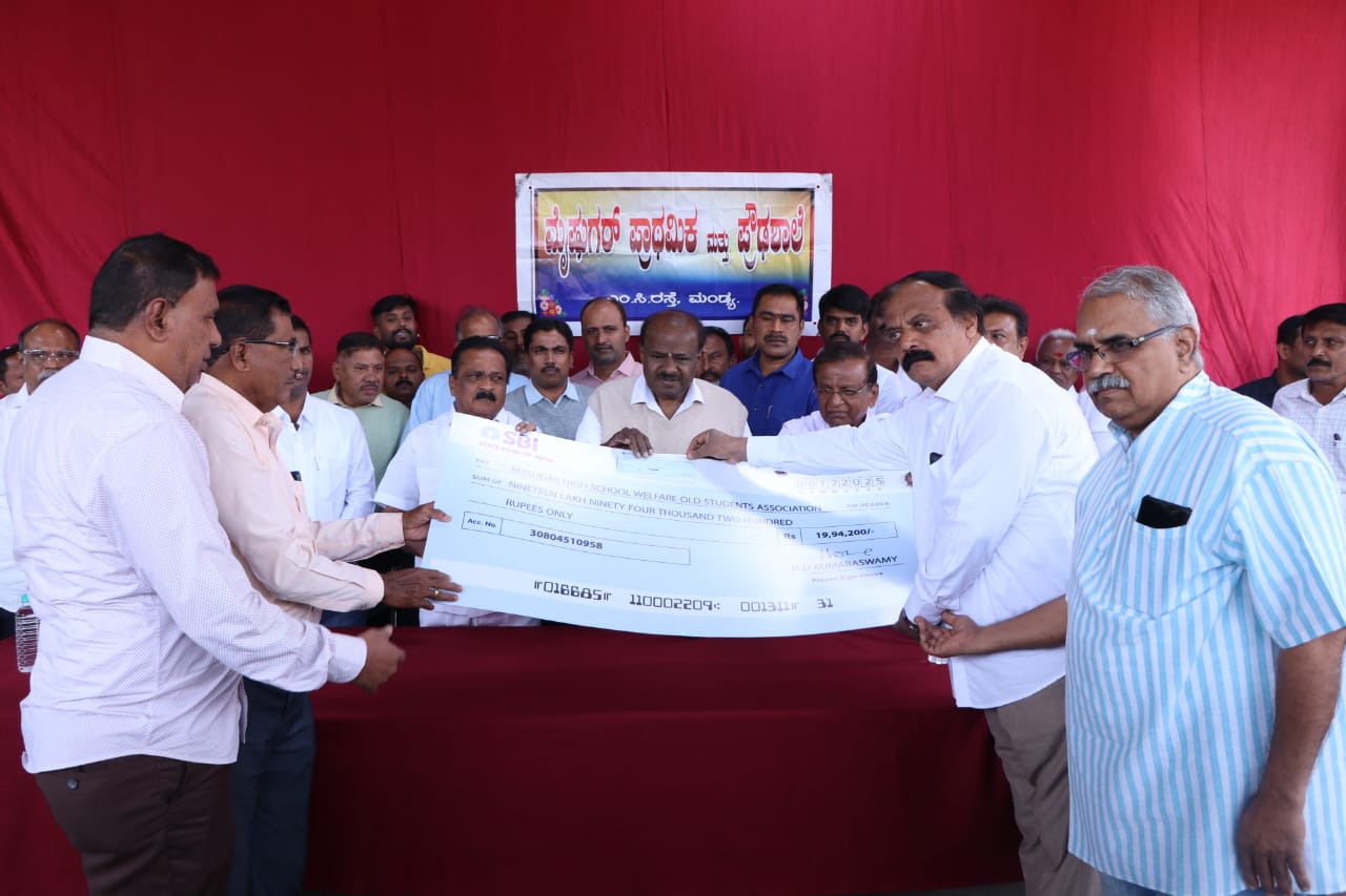 H.D. Kumaraswamy donates MP's salary to help MySugar teachers who have been fighting without pay for 15 months