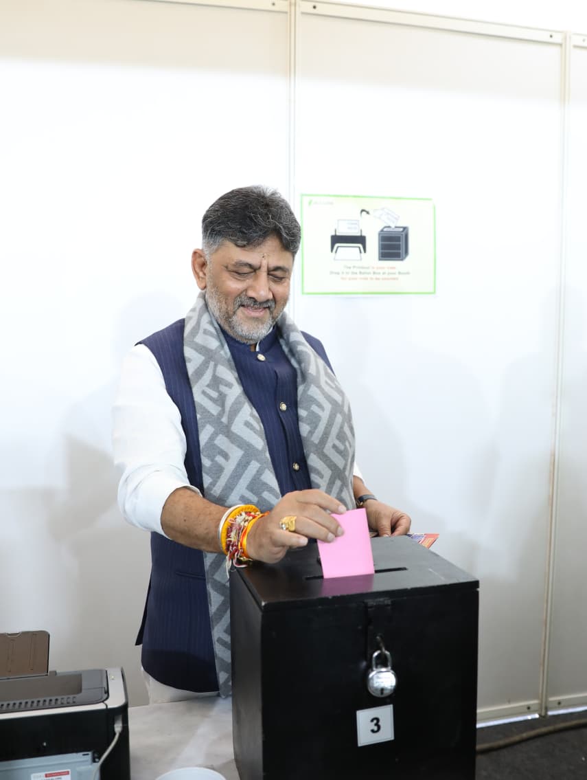 No possibility of shifting IPL matches from Chinnaswamy Stadium: DCM D.K. Shivakumar