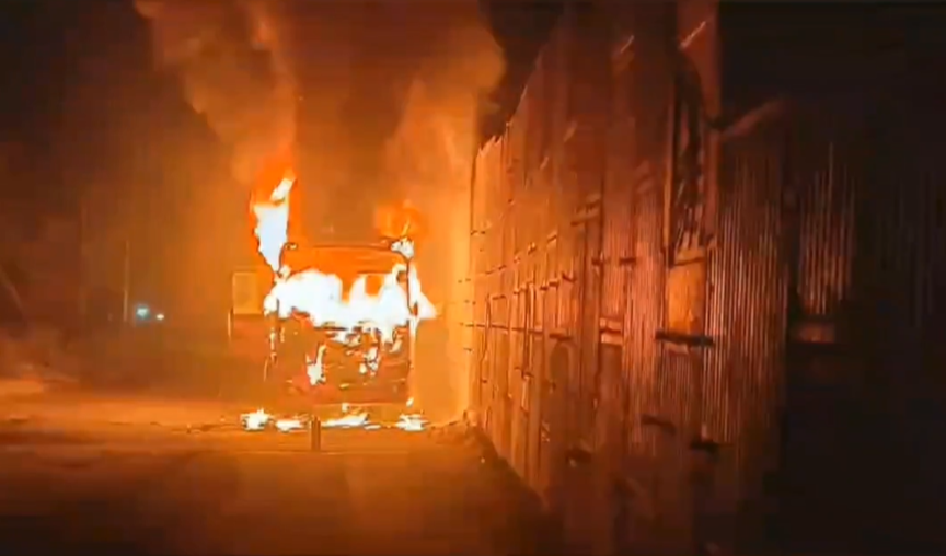 KSRTC bus catches fire in Nanjangud near Mysore; Passengers escape with a narrow escape