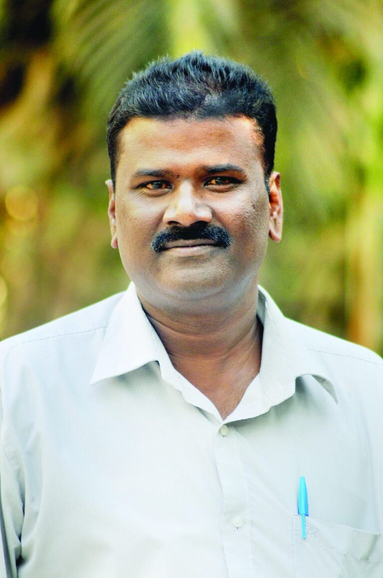 Journalist Dodda Bomaiah passes away after suffering a heart attack while returning from reporting on the Belgaum session