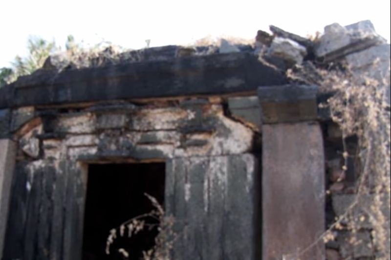 Suspicion of treasure hunt near ancient Basaveshwara temple in Lakkundi, villagers worried