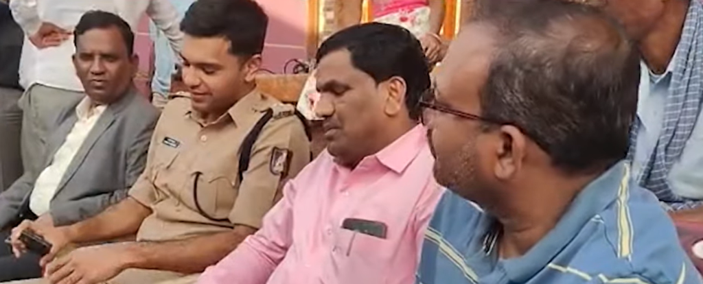 ಹೊಸ ಮನೆ ಅಡಿಪಾಯ ತೋಡಿದಾಗ ಬಂಗಾರದ ಖಜಾನೆ ಪತ್ತೆ: ಲಕ್ಕುಂಡಿಯಲ್ಲಿ ನಿಬ್ಬೆರಗಾಗಿಸಿದ ಘಟನೆ 9 Gold treasure discovered while digging foundation for new house: Shocking incident in Lakkundi