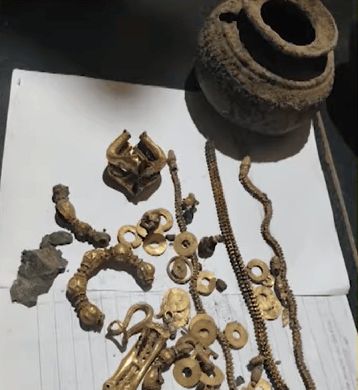 Gold treasure discovered while digging foundation for new house: Shocking incident in Lakkundi