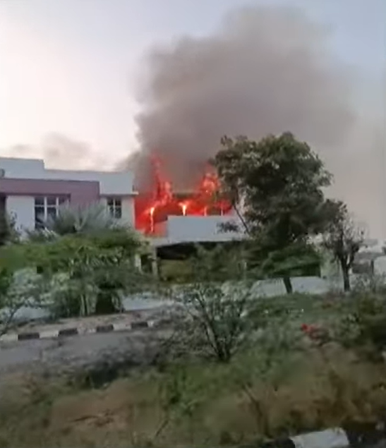 Fire breaks out in empty model house in G Square Layout, Bellary; Police launch investigation