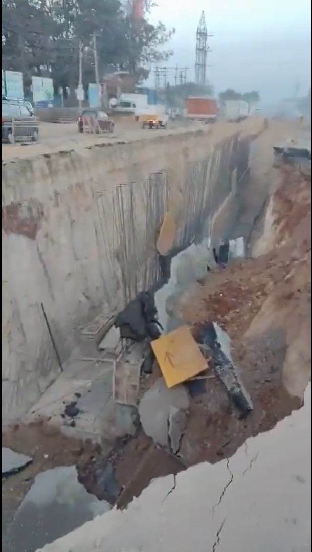 Massive collapse on NH-44: Traffic jam for kilometers on Bengaluru-Hosur highway