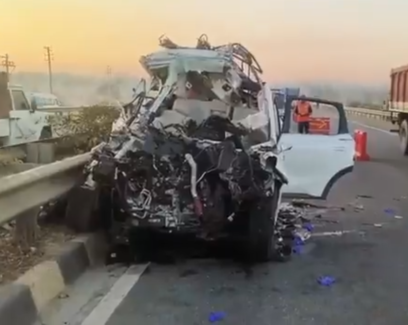 Hoskote Highway Tragedy: 7 people, including 6 in XUV700, die in series of collisions due to axle cut