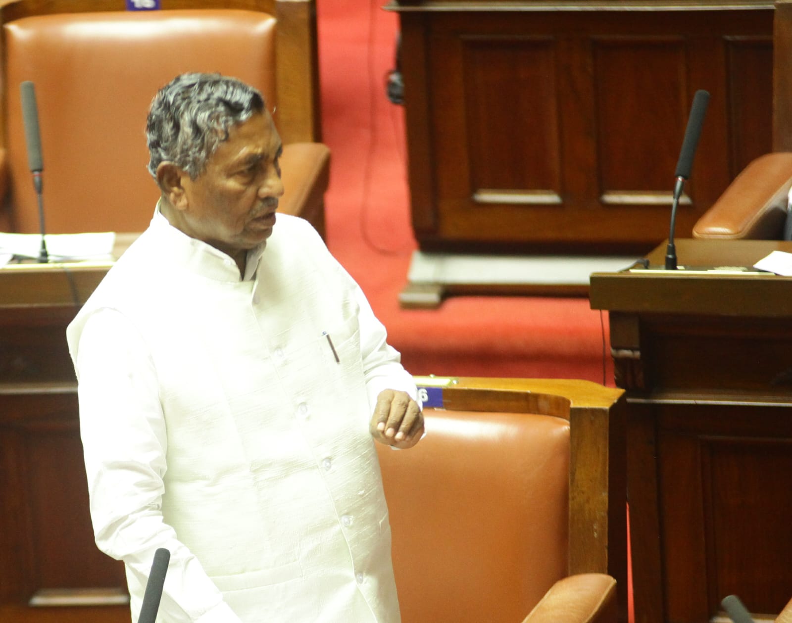 Gas shortage in the state? Gas is the first priority for hospitals, hostels: Hotels advised to use electric stoves Karnataka Food and Civil Supplies Minister K.H. Muniyappa.