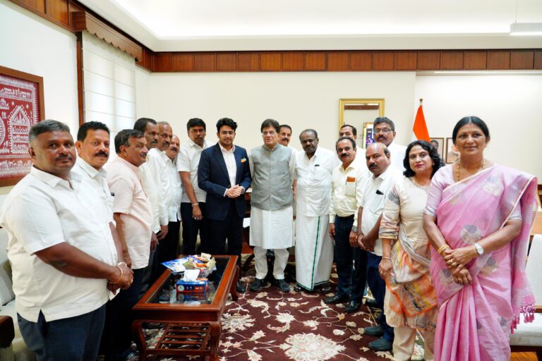 Coffee growers in Hassan district met the Union Minister and submitted a request to resolve the problems caused by the SARFAESI Act.