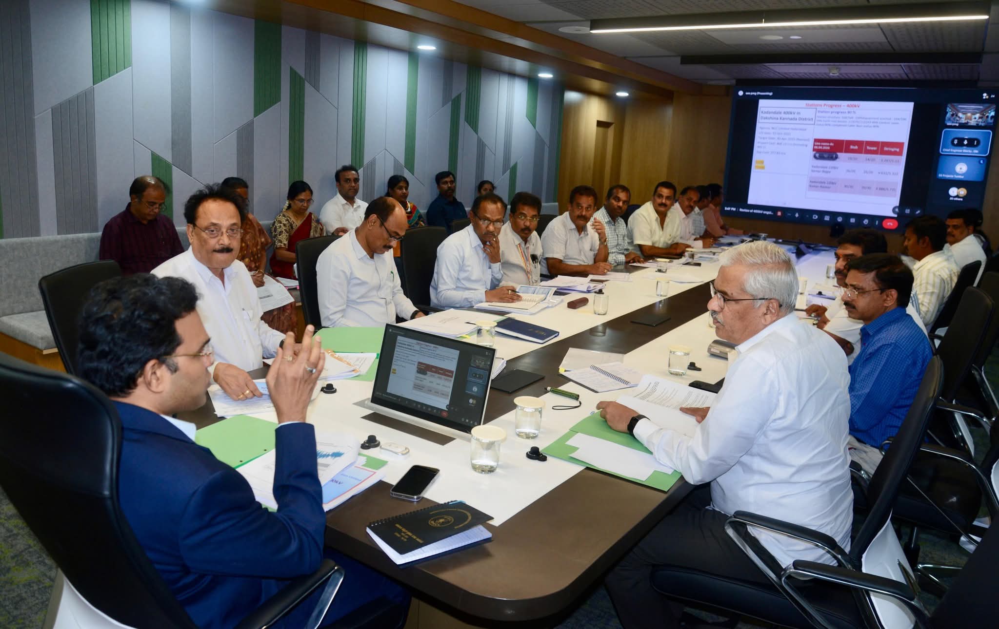 ಕರ್ನಾಟಕದಲ್ಲಿ 400 ಕೇವಿ ವಿದ್ಯುತ್ ಪ್ರಸರಣ ಯೋಜನೆ ಪ್ರಗತಿ ಪರಿಶೀಲನೆ: ಕೆಪಿಟಿಸಿಎಲ್ ಎಂಡಿ ರಾಮ ಪ್ರಸಾದ್ ಮನೋಹರ್