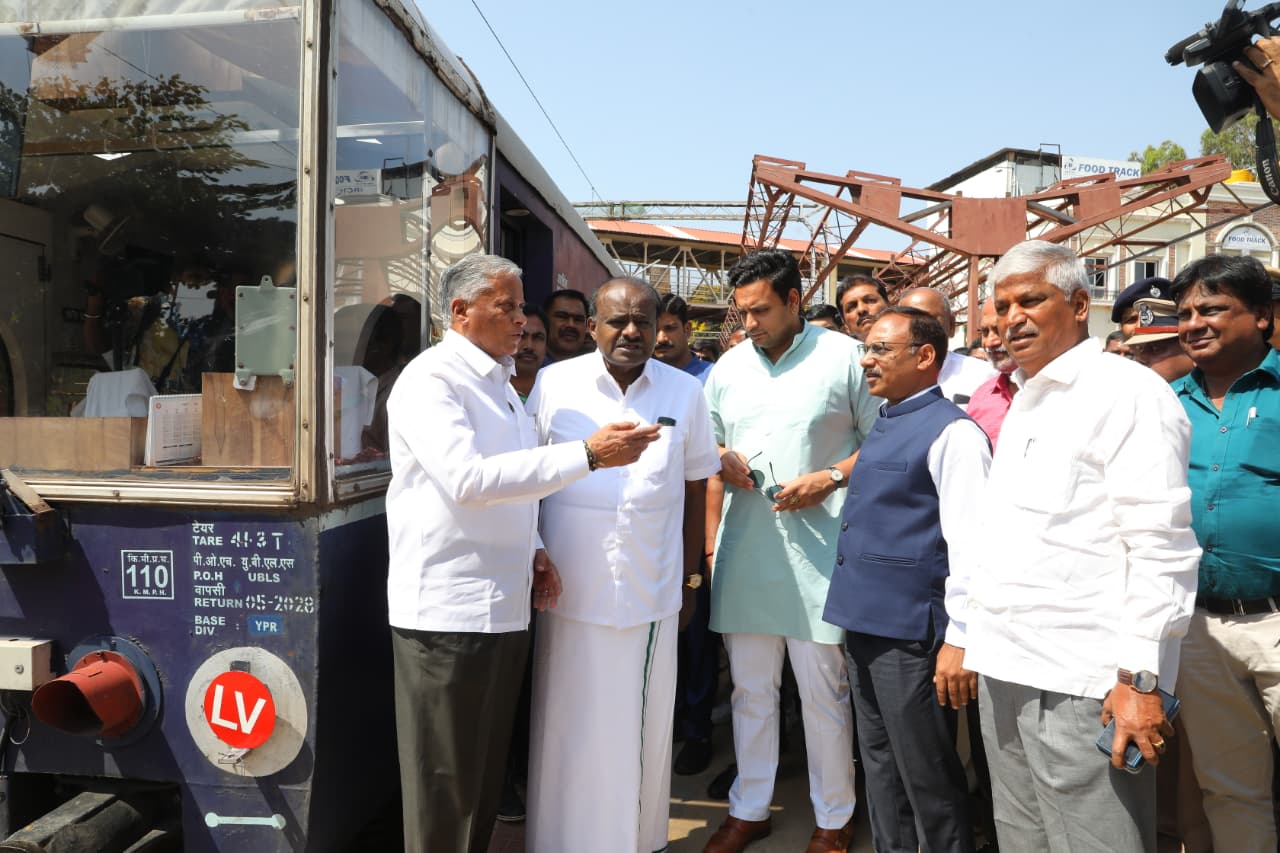 ಕರ್ನಾಟಕಕ್ಕೆ ಶೀಘ್ರದಲ್ಲೇ ವಂದೇ ಭಾರತ್ ಸ್ಲೀಪರ್ ಕೋಚ್; ಬೆಂಗಳೂರು–ಮೈಸೂರು ಮಾರ್ಗಕ್ಕೆ ₹52,000 ಕೋಟಿ ರೈಲು ಅಭಿವೃದ್ಧಿ